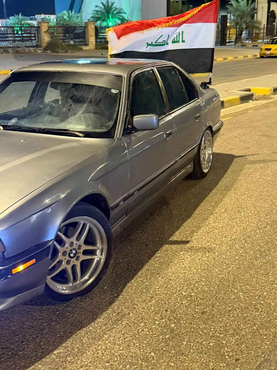 1993   525i
عليها كت كامل m. الويل الأصلي ابو الختم السياره شوفه عينكم جديده وتخبل الصور ليوم صورتهن مو قديمات. رقم أربيل  وداخل كلش نضيف بدون لحيم وترگيع سياره جديده مكانها نجف ***********

السياره اي شي معايزه  سعرها ٦٢ وبيها مجال قليل كلش
