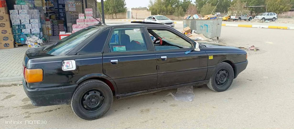 اودي موديل ١٩٩٠ مكفوله من ضرب فقط صبغ عام لجماليه سنويه ل٣٠  مداور ثاني يوم محرك وكير مكفولات لاتنقيص ولا تبخير سعر ٢٧ وبيه مجال سماوه قضاء الخضر رقم هاتف ***********  وذا اكو مراوس نزل صوره
