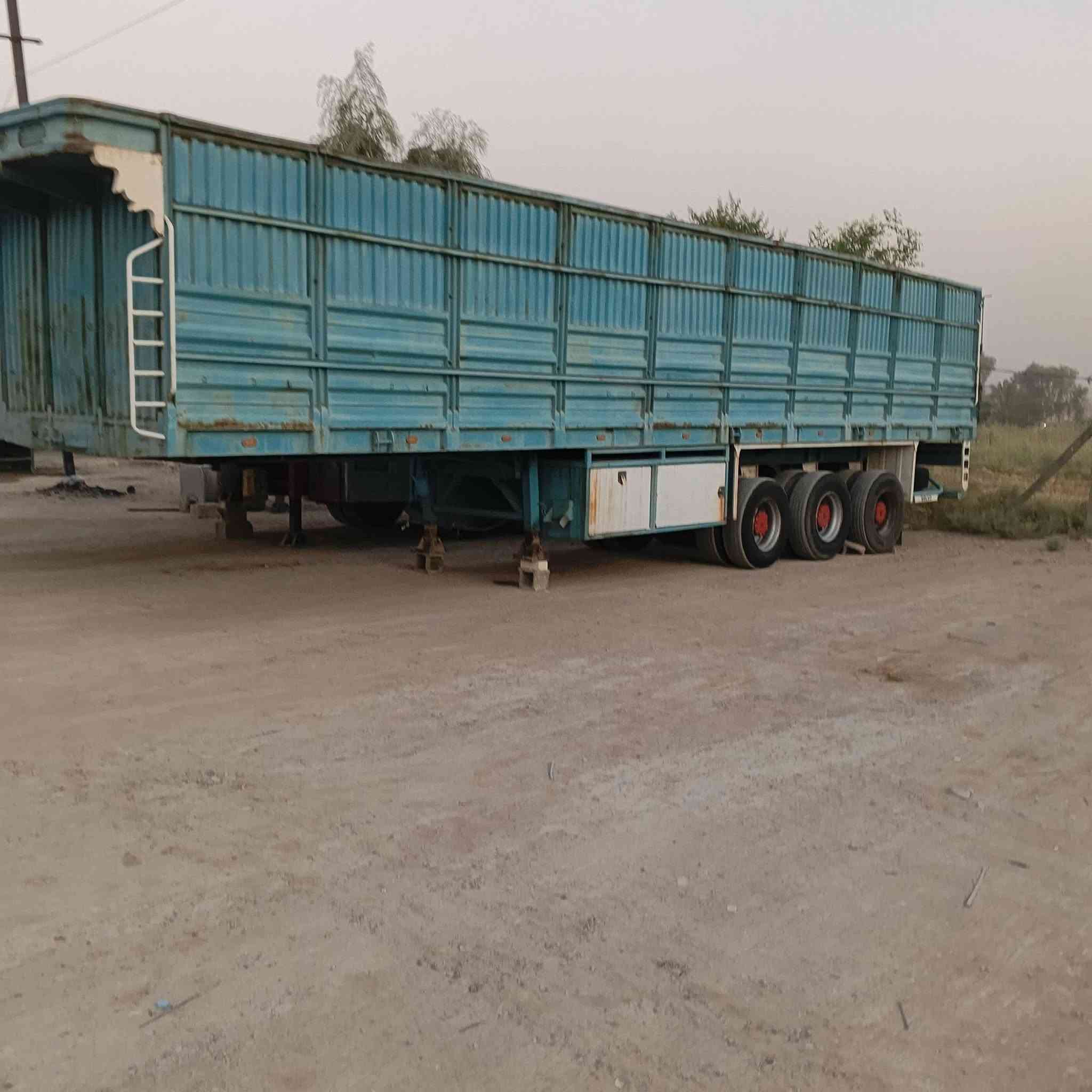 للبيع عربانه جناب ثلاث دناكير سربس الارتفاع 190 الطول12 نص شاصي 16 عمل جرف تسع تايرات جدد و 3 نص عمر 
للستفسار 
***********
