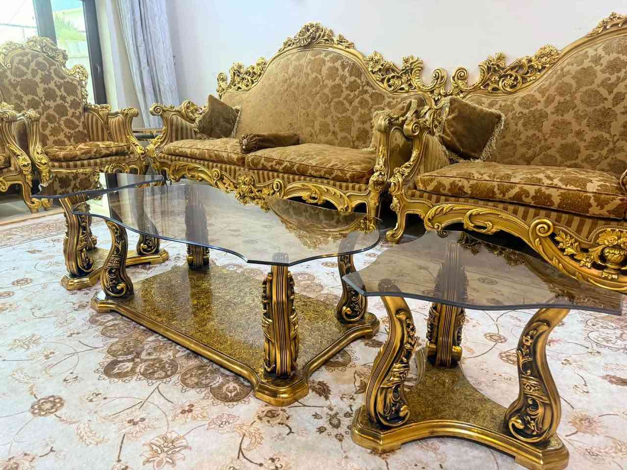 سلاو ئەم قەنەفانەمان هەیە بۆ فرۆشتن مێزی ناوەراستو تەپلەکیشی لەگەلە زۆر پایەکەو شکاوی هیچ نییە سعری یەکملوێنو نیو ١٠٠.٥٠٠ هەزار ژ.م *********** السليمانية, العراق
