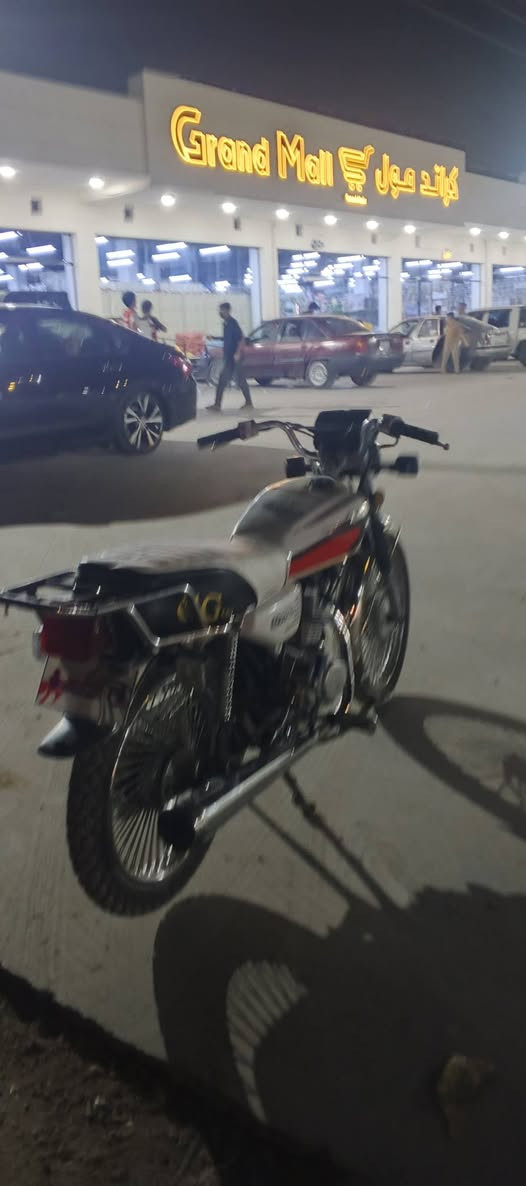 ماطور 2020 وزن ثقيل سخت ايراني فول فول مستعجل على بيعه واريد ابيعه السعر 650 وبي مجال وانطيك محرك كاتم شرط فقط باسم فيلس***********😍🥰 تعال خاص لا تخابرني
