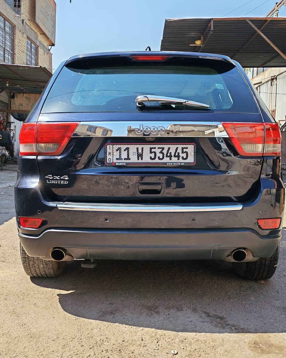 جيب 2011 خليجي لمتدد
فول مواصفات السعر 128$وبيه مجال
بيه قطعتين صبغ جاملغ امامي وخلفي
بدون دواخل شرط محرك 8 سلندر هيمي 5.7
بصمه 
 بونرما
لايت زنون 
كشافات زنون
كشنات كهرباء
تبريد قطعتين 
كامره خلفيه
تدفئه  مقاعد امامي + خلفي
حساسات خلفيه +أمامية
صدر جديد دهن جديد
وباقي المواصفات اللمتدد المعروفه 
السنويه بأسمنه تحويل ثاني يوم
 رقم بغداد جديد انكليزي 
📍مدينة الصدر
اي استفسار 
***********
