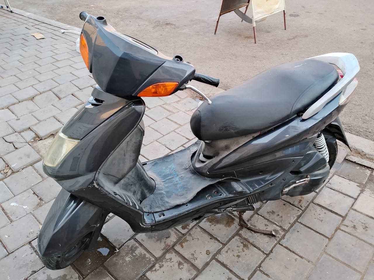 دراجه سكنس ياباني نثيه جديد قبل فترة اخذتها من الرنبه شغاله نكره سلف او مابيها اي نقص كول اغراضها اصلي مالتها السعر 700 الف فقط امبدل الكابريتر نوع ABK  والباقي كولها اصليه مال الشركه الدراجه صوتها شبه خرسه او مشيه ايخبل او تعال او فحص الي حاب يشتري الاتصال على الرقم او مراسلتنا عبر الواتساب ***********
