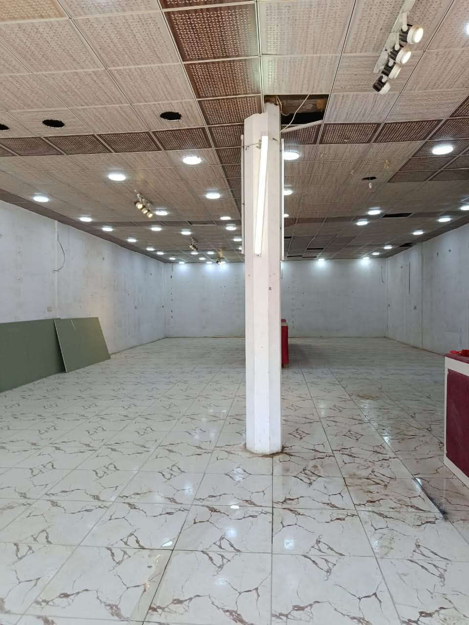 قاعه 200 مترر
للايجار 
النجف حي الميلاد شارع الفاو 
خدمات كامله  شارع تجاري تصلح عيادات طبيه 
للاستفسار الاتصال  ***********
