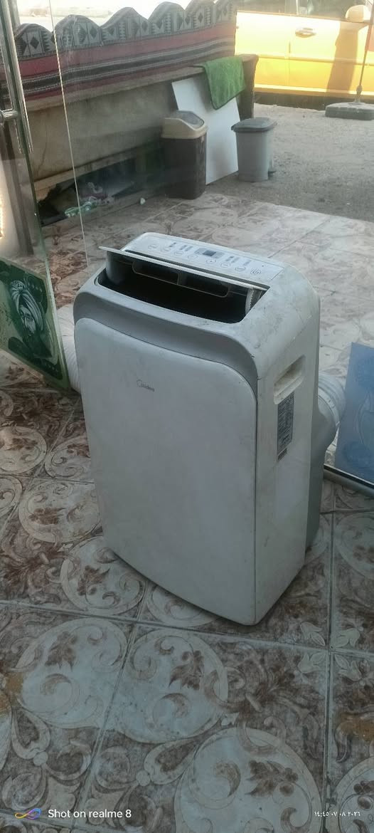 سبلت واحد طن داخلي نوع ميديا السعر 150 العنوان مدينة الصدر شارع السجة ***********
