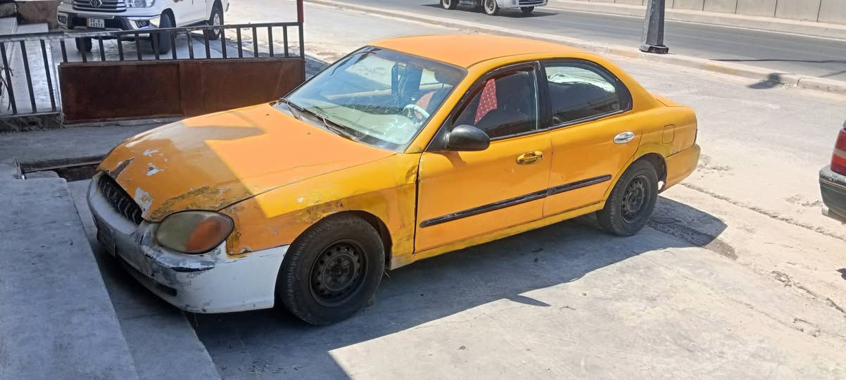 سلام عليكم سياره لل بيع و يرهم مراوس هم شي كوبون  هونداي سوناتا سياره جاهزه ومال بيت وشغل بطاقه بانزين بيه سنويه عضم عاج شرط تحويل وكاله بسمنه كير محرك بلادي 
سياره 4تايرات جدد + كهربائيات كامل 
مسجل وسستم كامل +جامات كهربائي 
دشبول كلها شغال +سياره كلش ناعمه ماشاء الله 
ودواخل كلها دوشمه سقف وكاعيه وكشنات وغلاف بيبان يعني كامل مكمل 
وكشر كدام عين بس يحتاج صبغ ومكينه بيه خيط بخار 
سعره 20 بيه مجال قليل مكاني كركوك جسر عرفه قرب شركه كورك ***********
