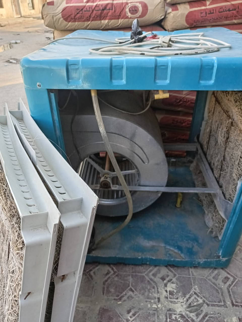 مجمده ومبرده شغالات للبيع ***********
