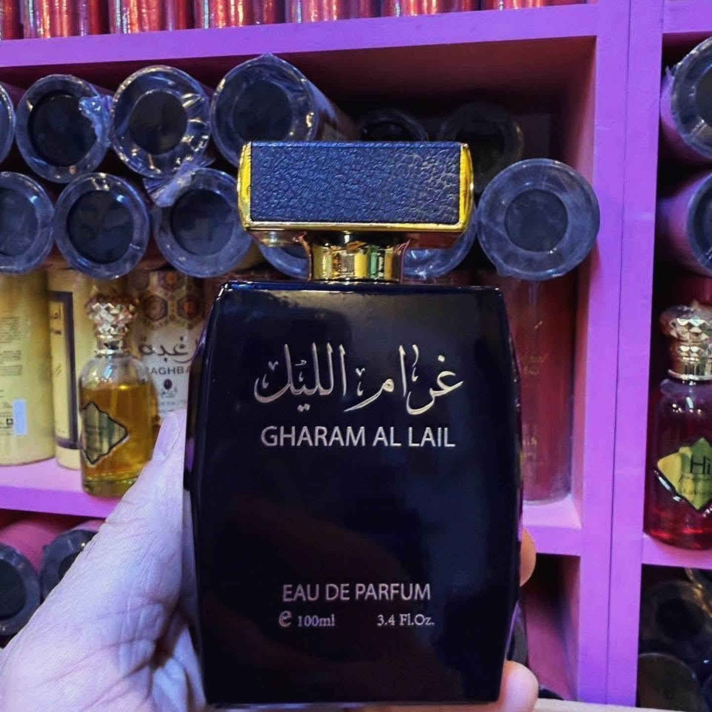 السلام عليكم عندي بيج بيع العطور بافضل جودة وأنسب الاسعار من ال٥ لحد ال٢٥
للتواصل خاص او واتساب ***********
