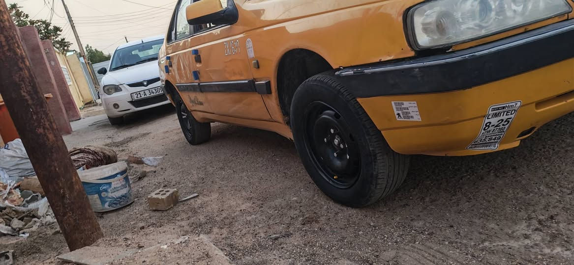 سلام عليكم بيجو 405 تحويل بيع مستعجل  كير مكينه خير من الله تخم تاير جدر امامي خلفي نضيفات مطلوبه غرامات 50 الف وهيئه 130 الف ينزلن من سعرهن سنويه لل27 رايده ب16 وبيها مجال مكاني بغداد المدائن ***********
