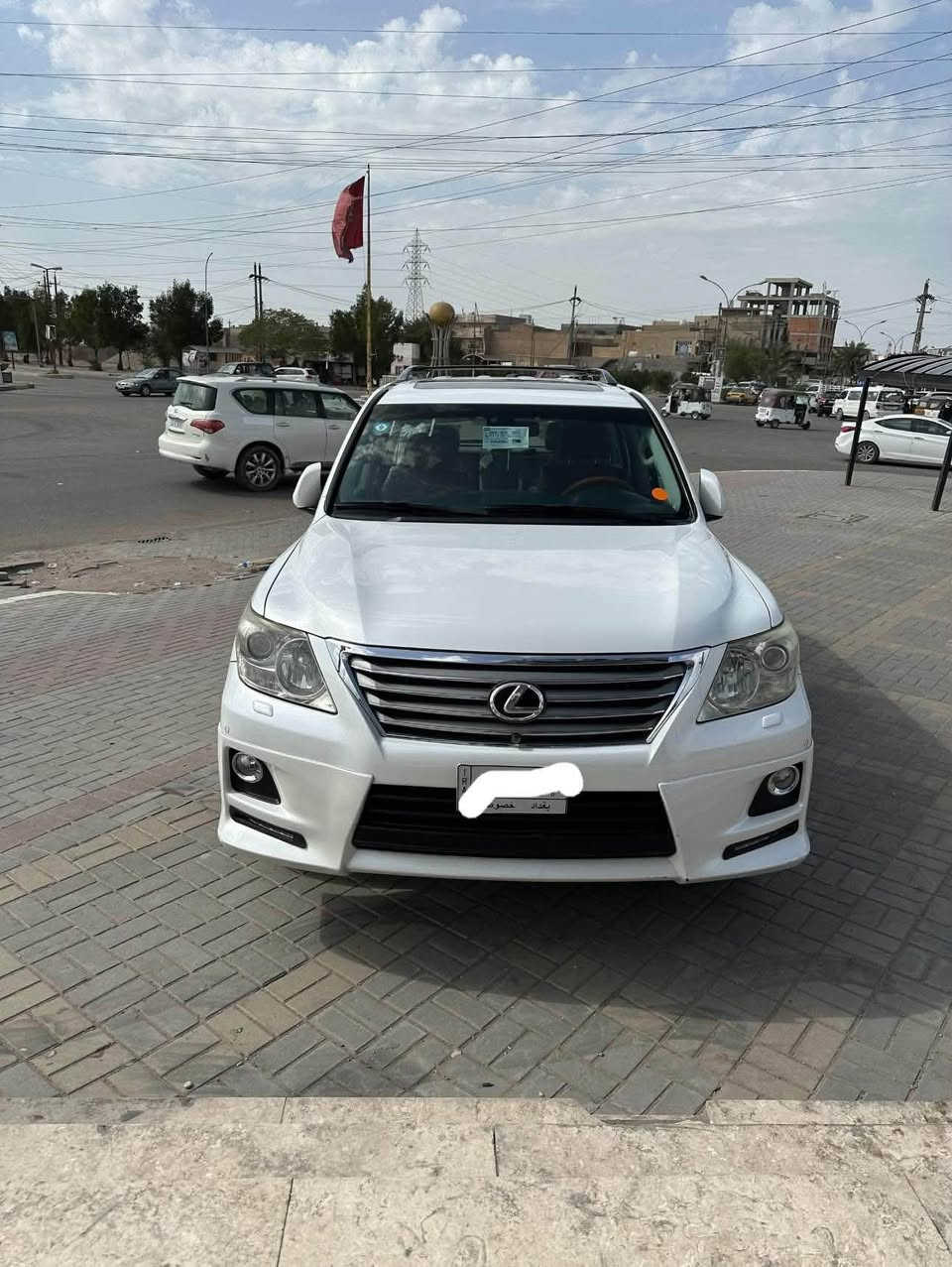 لكزز ٢٠١١
رقم بغداد 
بريمي 
بيهه كلير جاملغ خلفي شي بسيط 
فول مواصفات داخل قرمدي خمس بصمات تشغيل عن بعد 
باقي المواصفات معروفه 
للتواصل ***********
