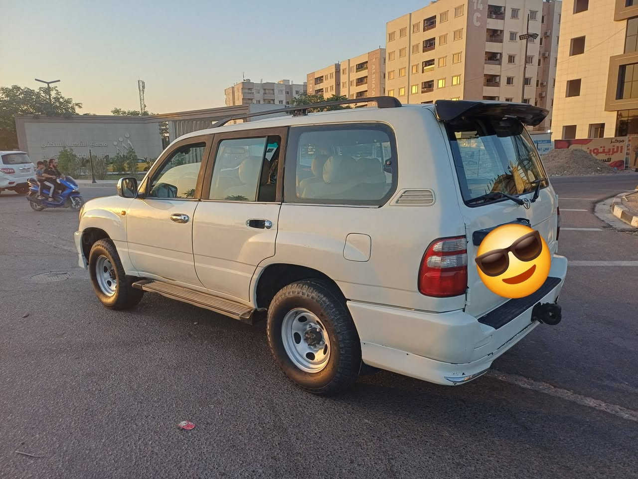 السلام عليكم من رخصة الأدمن المحترم لاندكروز موديل ٢٠٠٦رقم انبار نكليزي سنويه ٢٠٣٠مكينه وكير برادو بيه نقص بل داخل لن جانت مصفحه بيه صوت خفيف  بل اكسل  تخم  تاير  عنوان بغداد الشعب السعر ٧٨ ورقه للستفسار اكثر اتصل ***********.       ***********
