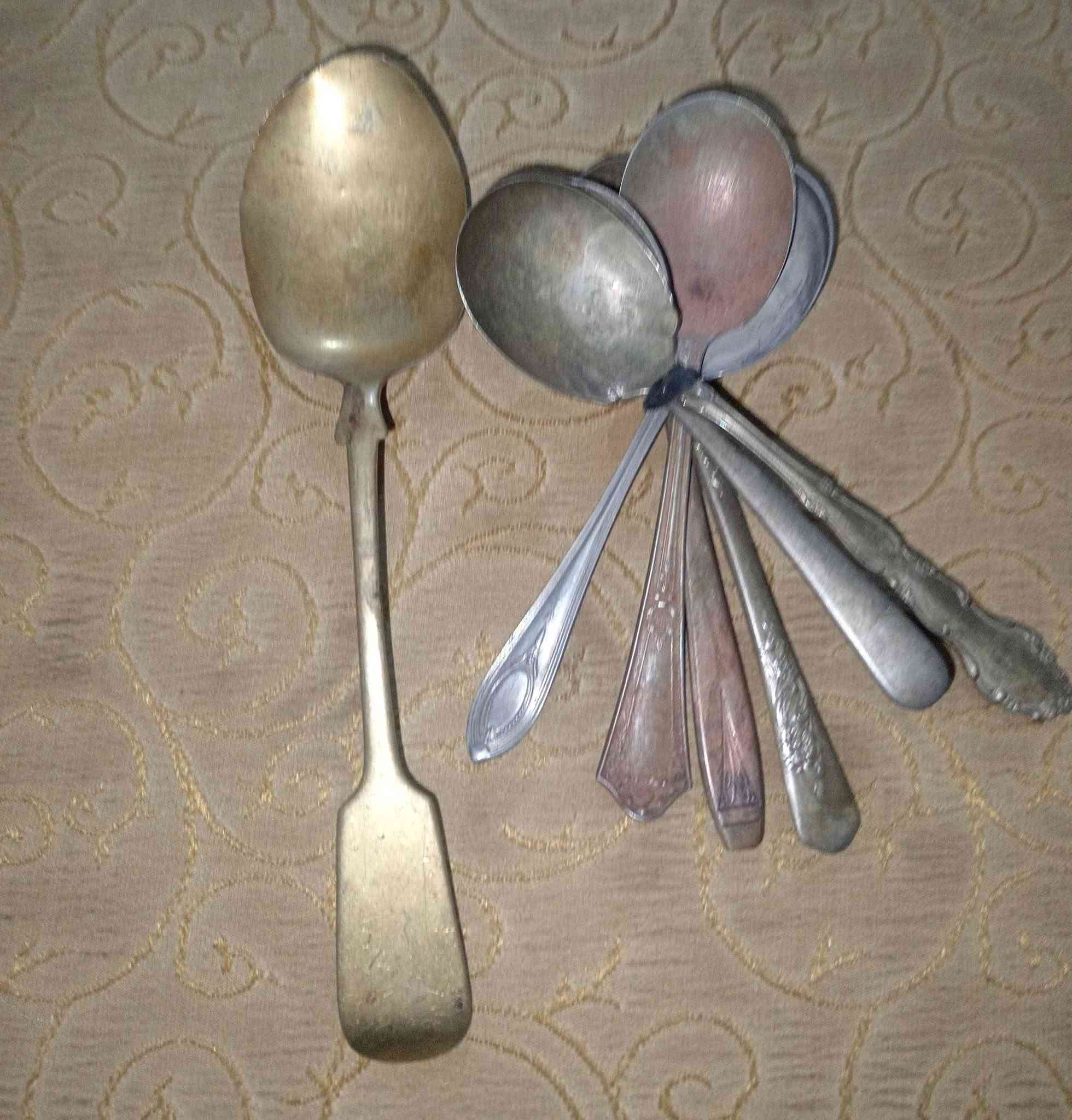 سلام عليكم
للبيع ابيعهن كلهن شلع 
3 هاونات زغار احجام مختلفه و7 خواشيك 
40 الف ويه توصيل
