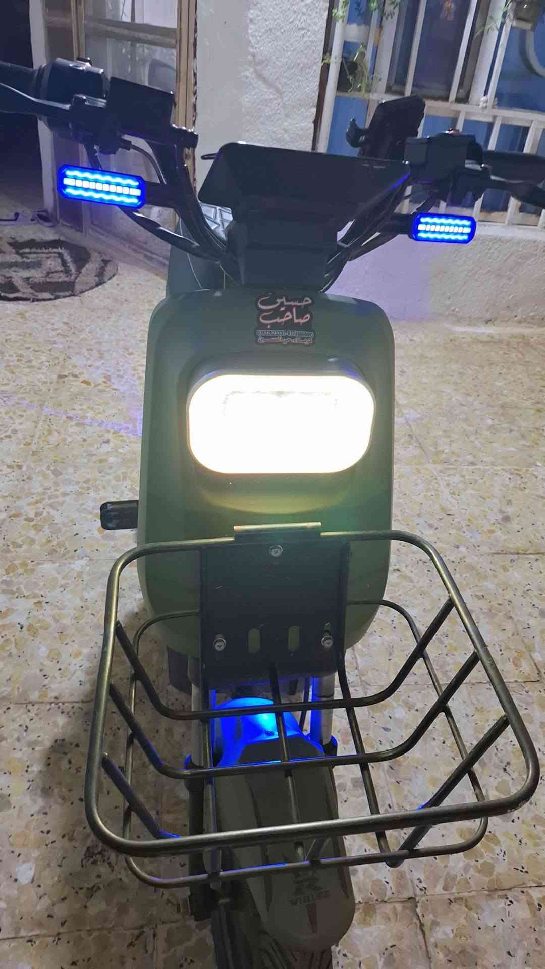 دراجة شحن • بطارية نص عمر • ٥ بطاريات R8