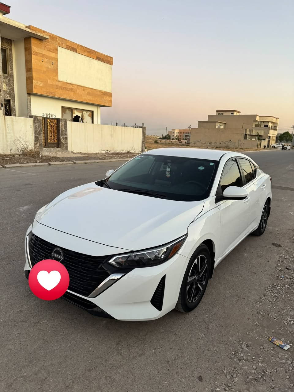 سلام عليكم نيسان سنترا موديل 2024 SV ماشيه35 صبغ جاملغ و بوند و نص جاملغ خلفي سياره وضع شركه مرقم دهوك سعر 143 رقم تلفون 📞 ***********
