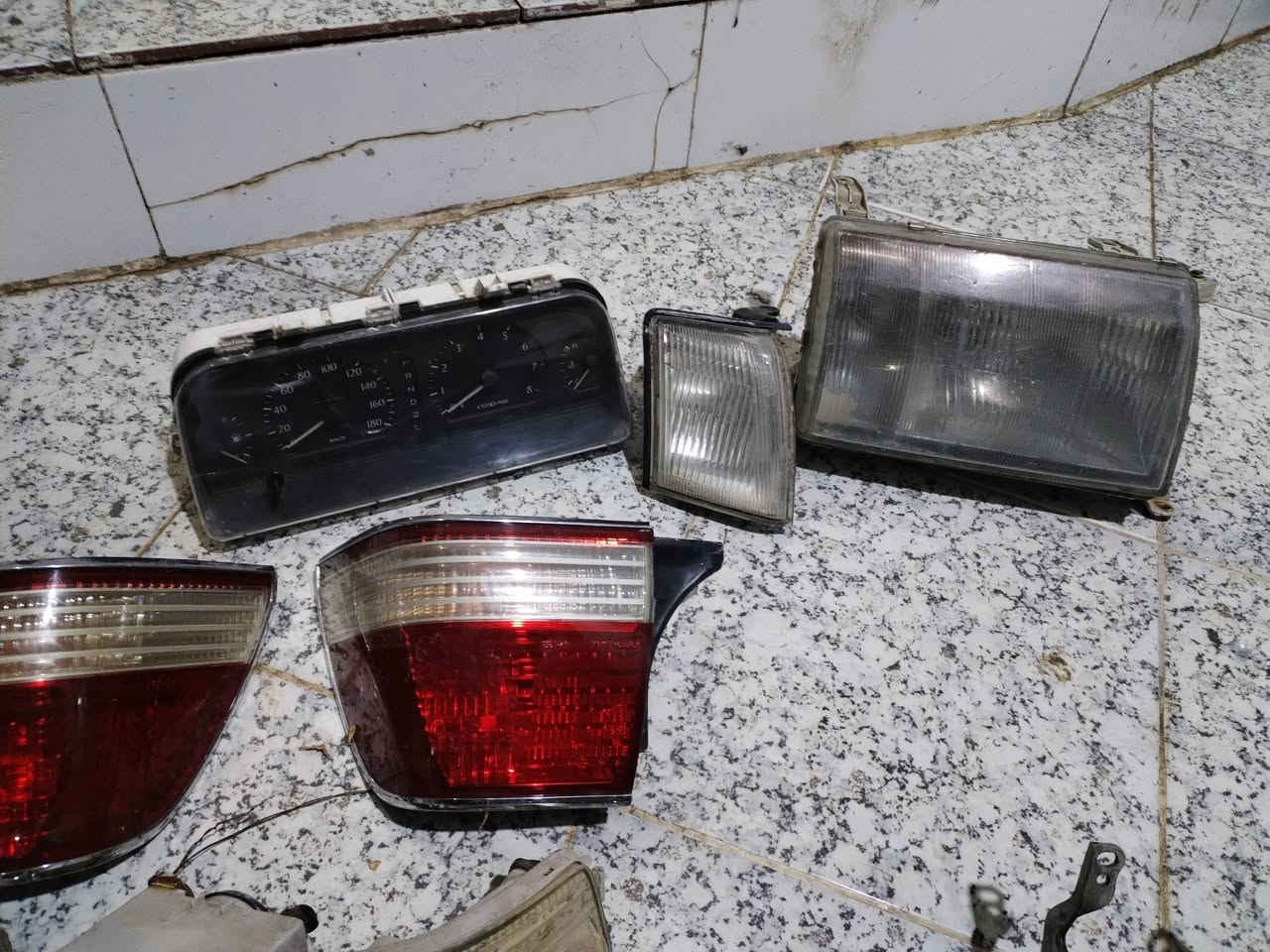 سلام عليكم للبيع غراض شاشه مع إطار النترا ٢٠ ترهم جميع السيارات الشاشه  ماخذهه ب١٢٥ سعرهه ٧٥ +مسجال راس ثور  ب١٠ +عينه جديده شرط شغل راس ثور ب٣٠ +لايت راس ثور تكم كامل جيب وشد سعره ٣٠ +زوج صطاب راس ثور فلات جدد سعرهن ٣٠ +زوج اشاير راس ثور تكم ثنينهن ب١٠+اشاير جوه بداعميه راس ثور فلات ثنينهن ب١٥+صطابات راس ثور تكم ثنينن ب٤٠ +زوج اشاير وره كورلا ب١٥ المكان البصره قضاء المدينه
اتصل وتدلل إذا تريد توصيل هم موجود ***********
