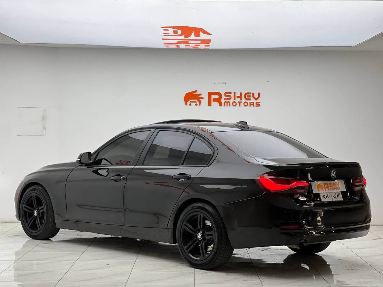 BMW 320i 2017
بي ام دبليو ٢٠١٧
مواصفات:
-فتحة سقف
-بصمة 
-کشنات جلد و تدفئة و کهربائي

مكينة ٤سلندر و تيربو حجم ٢.٠لتر
ماشية ١٠٥،٠٠٠ ميل فقط و ب حالة جداً ممتازة 

🔥علیها ٧٠٠$ غرامات تنزل من السعر

ضرر السيارة جاملغ خلفي صبغ و بابین مبدل بلاد نفس اللون بدون دواخل و ايرباك
السيارة كلش حلوة و نظيفة

السيارة رقم دهوک تحویل شرط 
مكفولة من كير و محرك و كهربائيات

و ب سعر(140$) ورقة و بيها مجال

مكان السيارة

دهوك -معرض ارشف R-Shev
رقم51 من معارض التيرمينال 

***********
*********** دهوك, العراق
