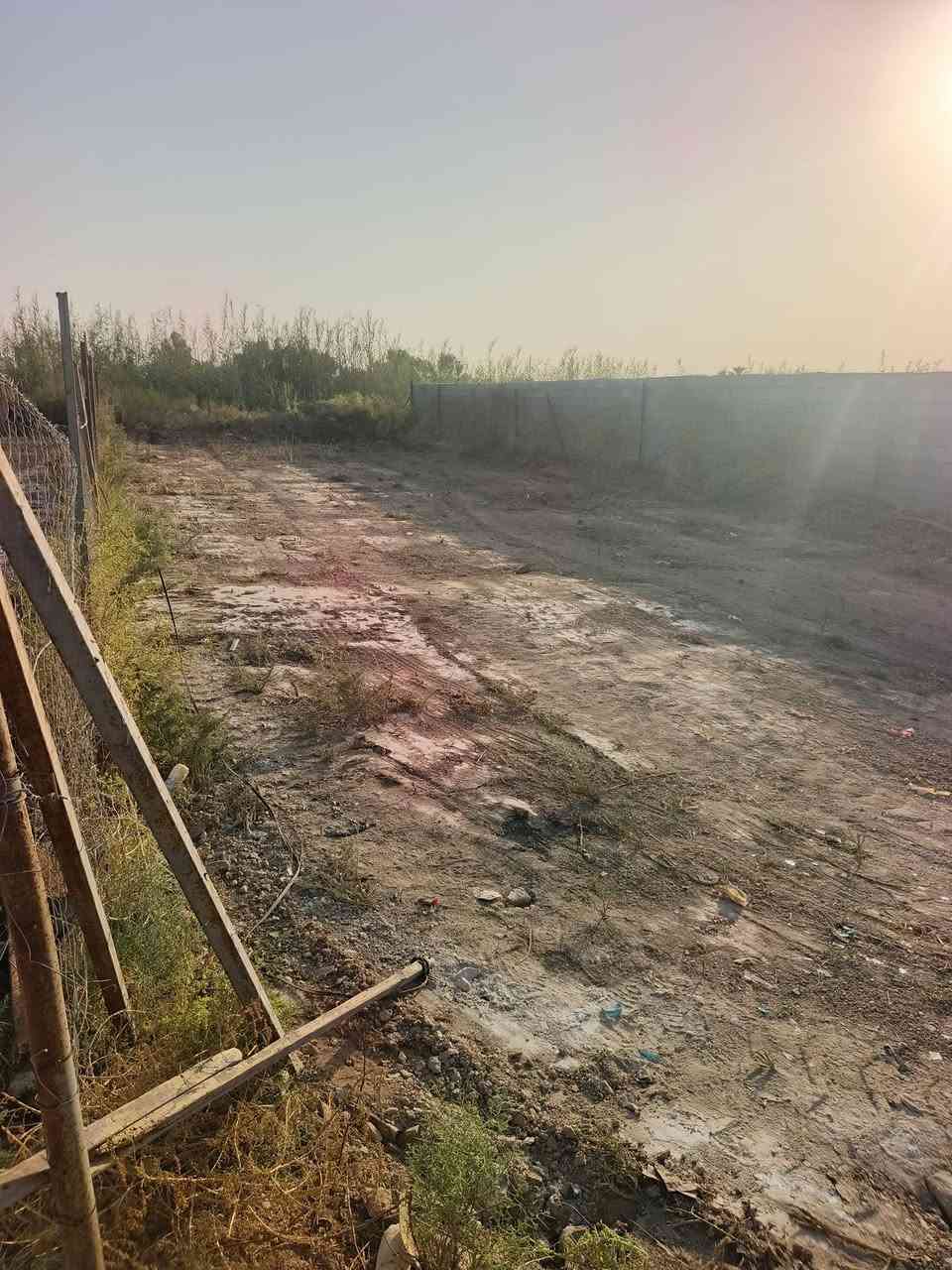 قطعه ارض  المساحه 300 متر جسر الفرنسي شارع المدرسه***********
