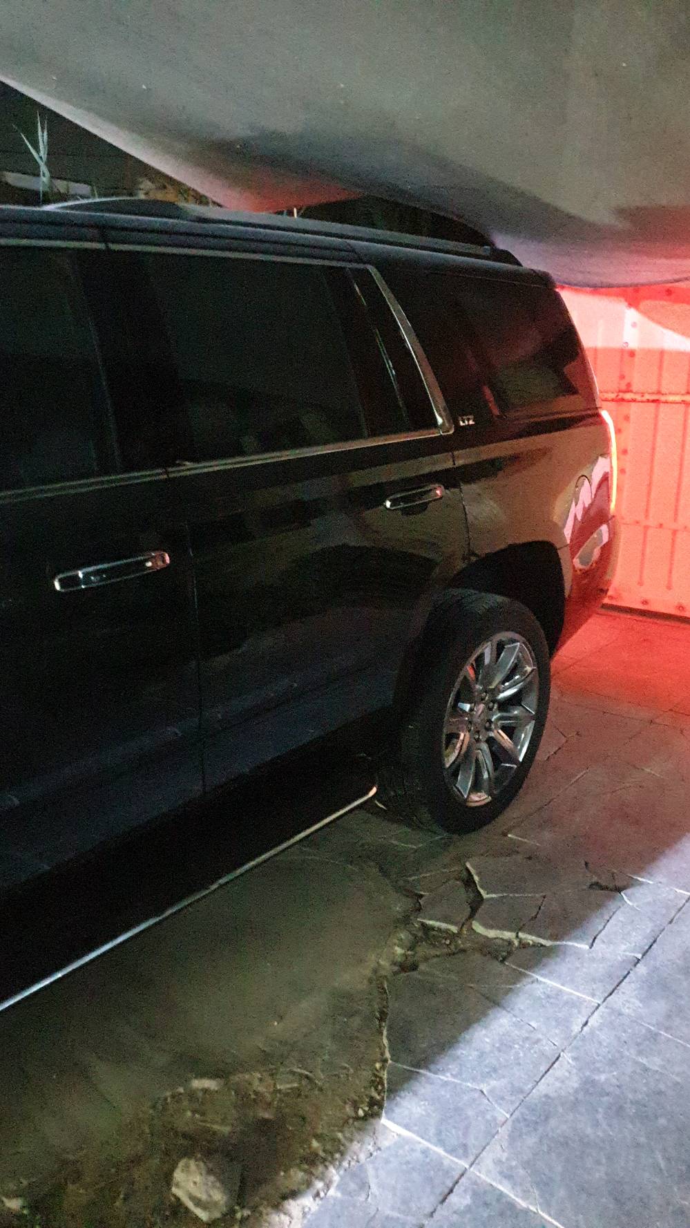 تاهو خليجي ٢015 رقم اربيل ماشيه 175الف كيلو فول LTZ كفاله عامه عده بكانين بارد سعر 330 وبيهه مجال عنوان بغداد المحموديه ***********