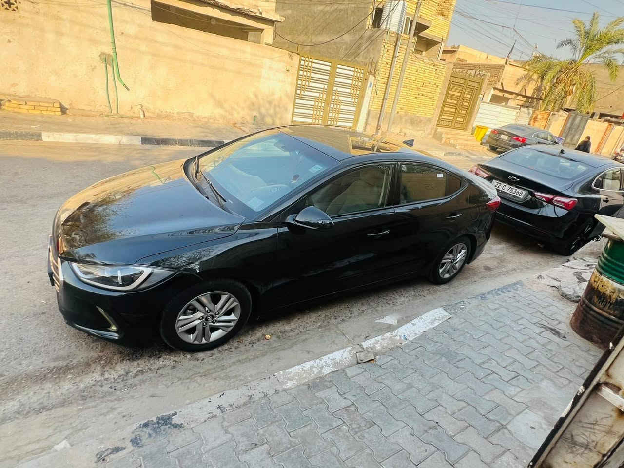 السلام عليكم 
الانتره مديل 2017 أمريكي 
مكينة 2000 دوش
كير AT
كير مكينه كفاله 
حداده💯 
تبريد ثلج 🥶 
سياره جديده احله من لصور 
بيه باب لسدر صبغ وباب لسايق صبغ 
بجم كبس 
رقم وسنويه جدد بصره 
مكاني بصره 
السعر 105 اذا اكو مراوس عادي 
***********
