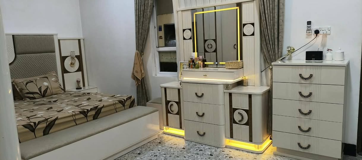 غرفه نوم نفرين للبيع السعر على خاص او على رقم الهاتف ***********
