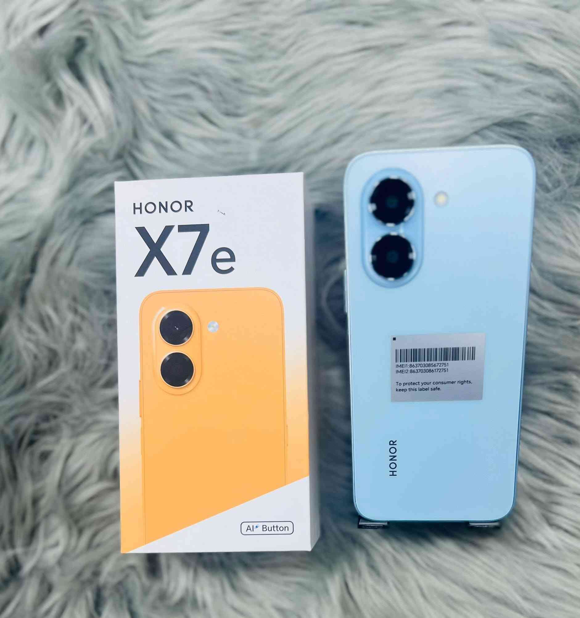 سلام عليكم تلفون بارحه ماخذه هونر X7e
***********

