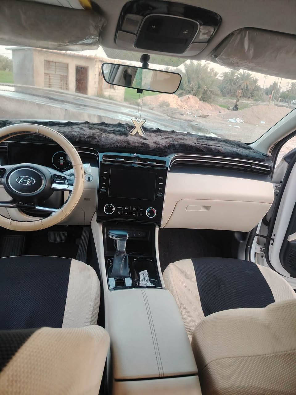 توكسان ٢٠٢٣
 فول مواصفات ماعده بانوراما
 رقم اربيل انكليزي تحويل او وكاله كفاله عامه 
ماشيه ٣٨ حقيقي 
مكان السياره النجف ناحيه العباسيه استفسار *********** السعر ١٩٢ وبيها مجال قليل
