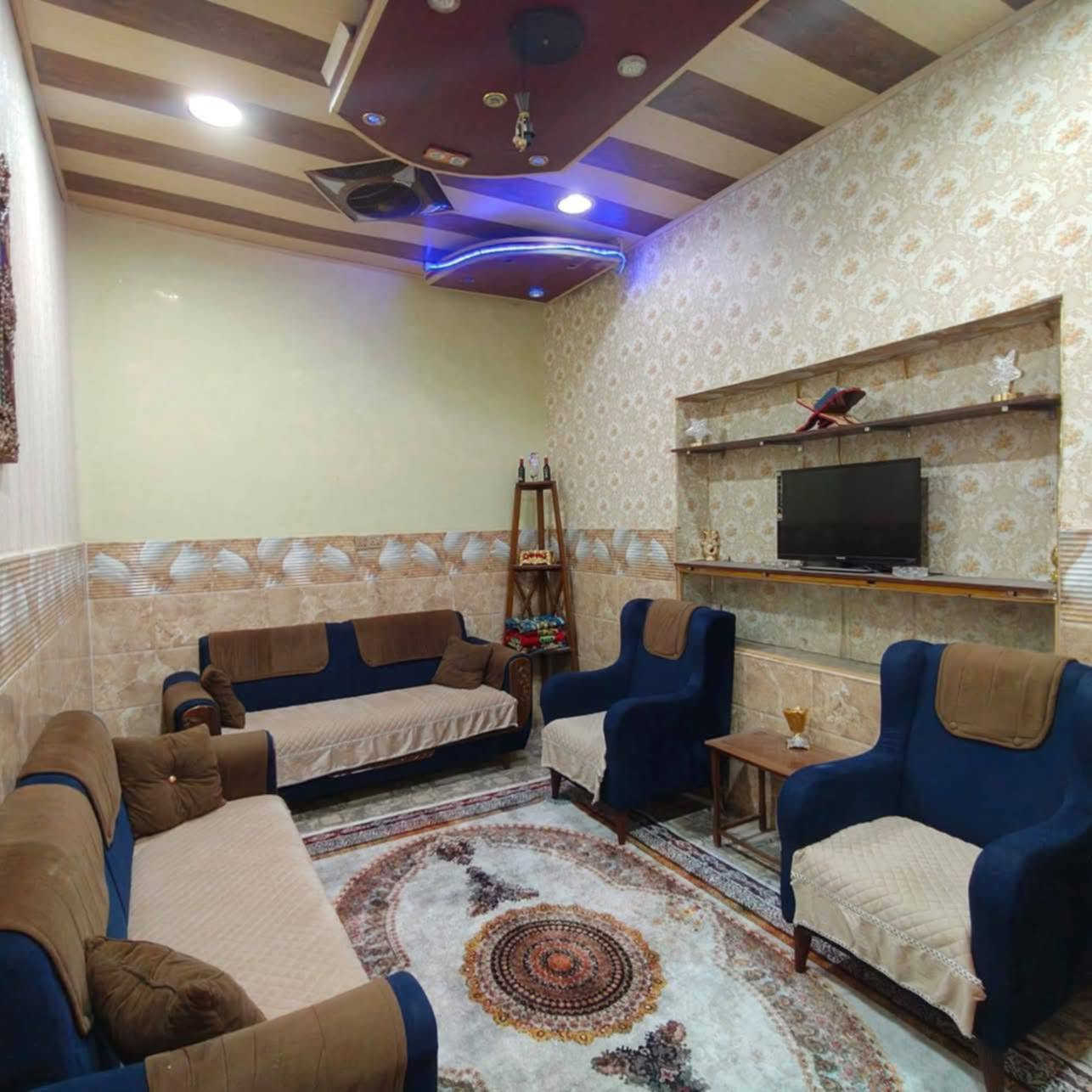 بيت للبيع طابو صرف عرصه تحويل بأسم المشتري واجهه 5 ونزال 25 مساحه 125م طابقين يحتوي على 3غرف وديوان ومطبخ وصحيات وكراج العنوان البصره ابو الخصيب محيله الشارع الوسطي قرب المدرسه الصفره كل الخدمات متوفر كهرباء ماء تبليط رصيف منطقه وناس راقيه السعر 110 وبي مجال استفسار ع رقمي ***********
