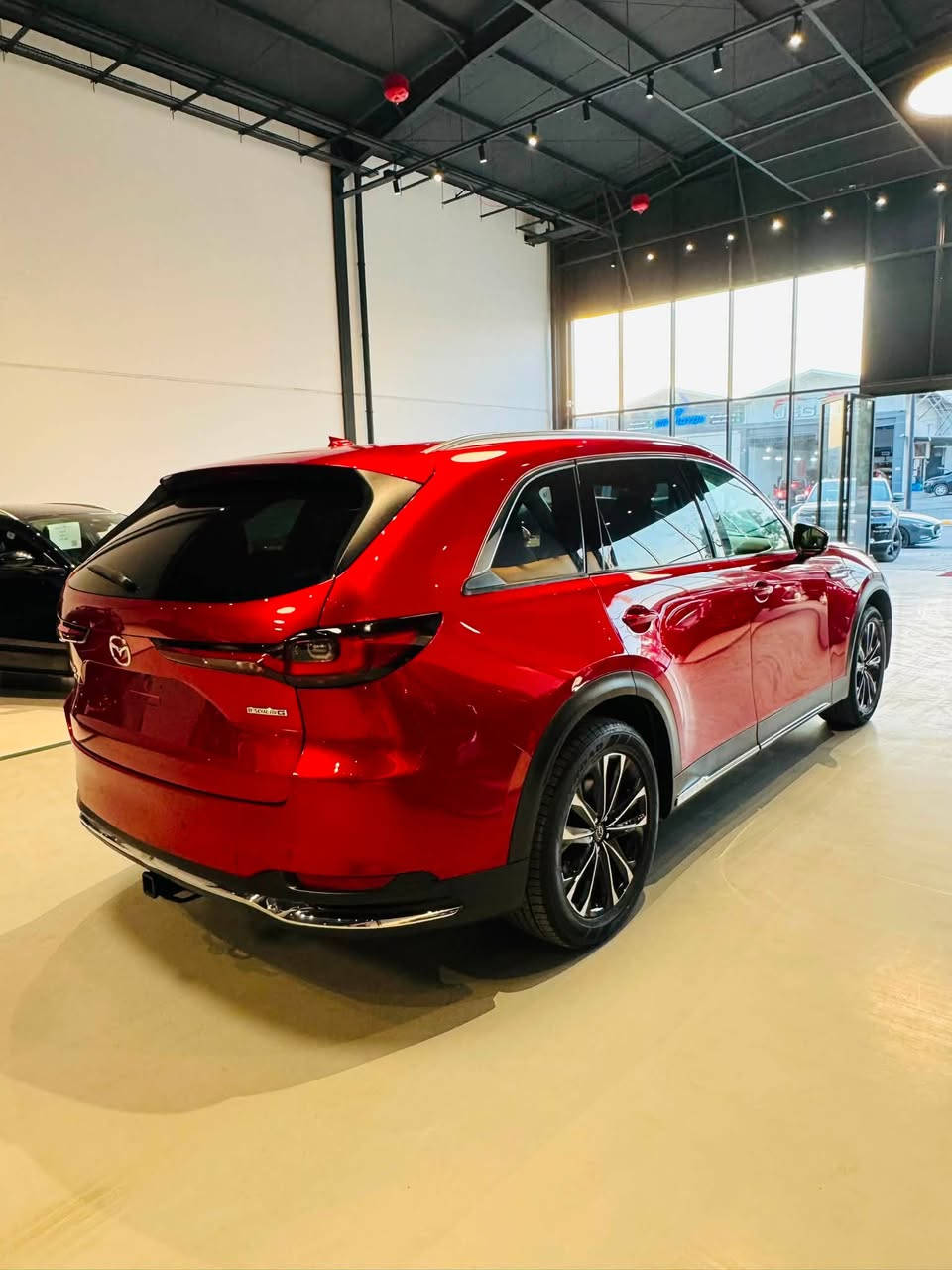 مازدا cx90 permium 
مۆدیل ٢٠٢٥
تەنها ٧٠٠٠ هەزار مایل ڕۆشتوە 
یەک پەلە بۆیاخ بێ ناوگرتن 
پێشو دوای کەپسە 
هەموو گیانی بەشەرت 
٣ مانگ کاتی لەگەلەیە 
ڤول ڤول مواسەڤات 
تابلی جوانو تاقانەیە 
شوین  سلێمانی 
JM3KKDHDXS1194350
***********
