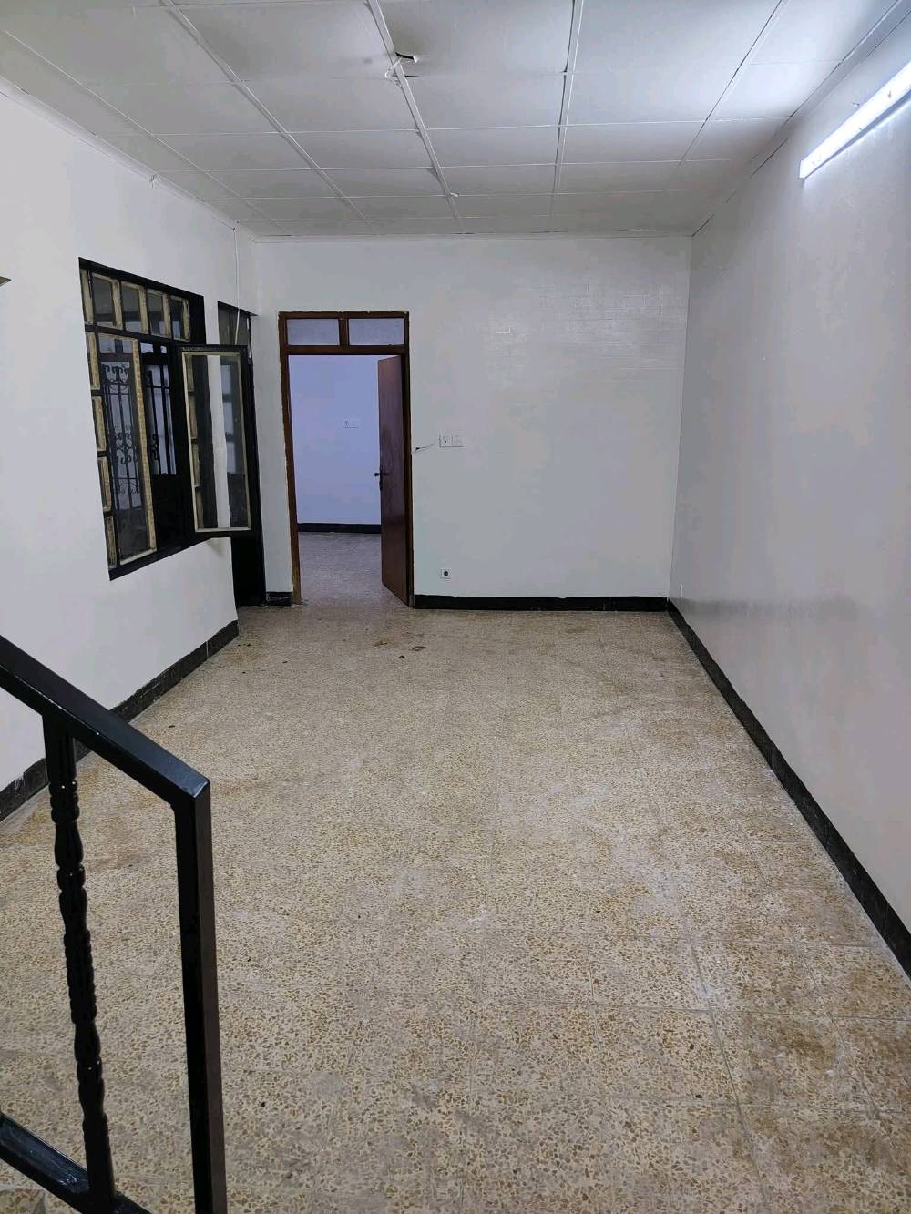 السلام عليكم
بيت للايجار في حي سومر

منطقه 124 مقابل مولده الحديدي
مساحه الدار 100 م٢ واجه 5 

يتكون البيت من كراج +غرفه نوم +استقبال+هول 

ويتوفر صحيات داخليه وخارجيه

والطابق الثاني يحتوي ع بيتونه فقط

لمزيد من المعلومات

الاتصال عالرقم التالي

***********