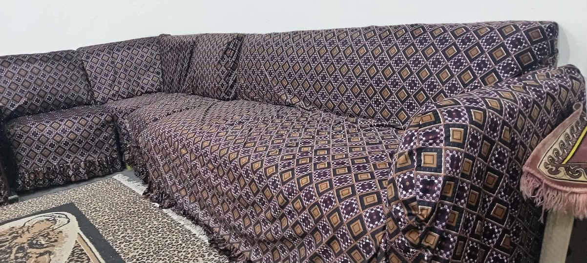 شلعه غراض للبيع
تخم خشب صاج ٩ مقاعد 
تخم عادي ٥ مقاعد 
ديوان ٥مقاعد 
مولده كاز اخت الجديده ٨ كي في ٣٢ امبير استخدام شهرين وصلها موجود 
ساحبه هواء شاشه إلكتروني نظيفه جدا 
بلازما حجم ٦٠ ال جي 
ميز حديد وميز الألمنيوم 
ميز طعام تركي سلايت يتكبر ويتزغر اربع كراسي 
سكك بردات خشب صاج عدد ٢ 
مدات فرشات منوعه مختلفه القياسات 
بغداد ابو غريب 
*********** واتساب 
اسعار مناسبه للي ياخذهن شلع 
الي يريدهن اخلي يتواصل ويه صاحبهن ويدلل 
(المندوب زيد العراقي للبيع والشراء)
