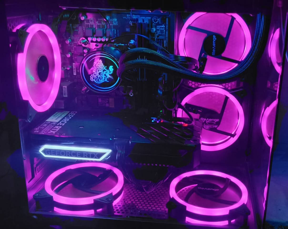 للبيع PC Gaming كامل + جميع الملحقات
Intel Core i5-12400F
 RTX 4060 Ti 8GB
 RAM 24GB DDR4
 SSD 500GB
 HDD 500GB
 تبريد مائي 240mm RGB
 5 مراوح RGB
 Power Supply Rampage 550W 80+ White
 Windows 11 Pro
 شاشة 27 إنچ – 165Hz
 سماعة Gaming
 كيبورد Gaming
 ماوس Gaming
 للتفاوض للجادين. 
 توصيل ابعد شي لبغداد *********** رقمي

نص مكتوب في الصور:
- استخدام . حول . المعالج 12th Gen Intel(R) Core(TM) i5-12400F 2.50 GHz ذاكرة RAM المثبتة ٢٤,٠ غيغابايت السرعة: ٣٢٣٣ MT/s بطاقة الرسومات 8 GB NVIDIA GeForce RTX 4060 Ti مساحة التخزين ١,٨٢ TB تم استخدام ١,٤٦ TB من ١,٨٢ TB إعادة تسمية هذا الكمبيوتر نسخ معلومات الجهاز اسم الجهاز DESKTOP-3I3C8D7 المعالج 12th Gen Intel(R) Core(TM) i5-12400F (2.50 GHz) ذاكرة RAM المثبتة ٢٤,٠ غيغابايت (٢٣,٨ غيغابايت مستخدم) بطاقة الرسومات NVIDIA GeForce RTX 4060 Ti (8 غيغابايت) مساحة التخزين تم استخدام ١,٤٦ TB من ١,٨٢ TB B19785A0-3F68-4FBF-A9A2-A0F705374403 معرف الجهاز 00330-80000-00000-AA396 معرف المنتج نوع النظام نظام تشغيل بإصدار ٦٤ بت، ومعالج يستند إلى x64 القلم واللمس لا يتوفر إدخال باللمس أو بالقلم لجهاز العرض هذا ارتباطات ذات صلة المجال أو قاعدة المعارف حماية النظام إعدادات النظام المتقدمة نسخ معلومات Windows الإصدار Windows 11 Pro الإصدار 25H2 تم التثبيت في 18.04.2026 إصدار نظام التشغيل ٢٦٣٠٠,٩٤٥٧