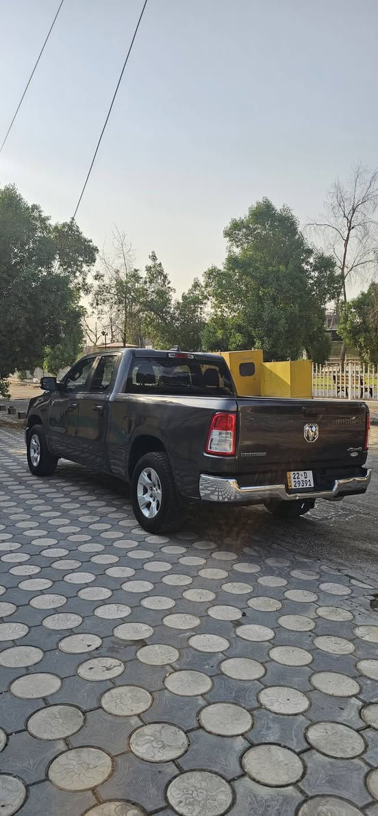 السلام عليكم
دوج رام 1500 2021 للبيع 
السيارة V6 ستة سلندر 
شاشة كبيرة بصمة سايد بريك بصمة تبريد قطعتين 
دفع رباعي 4×4 مانع انزلاق كير موس تحكمات ستيرن حساسات كامرة دوارة انظمة قيادة متعددة  وهوايه مواصفات بيها بعد 
بيها كتاب تضليل 80% وبيها صفحة اليسار كلير امريكا فقط بدون حادث السيارة وصور امريكا منشورة 
مكاني بغداد 
السعر 185$ وبيها مجال قليل
***********
***********
