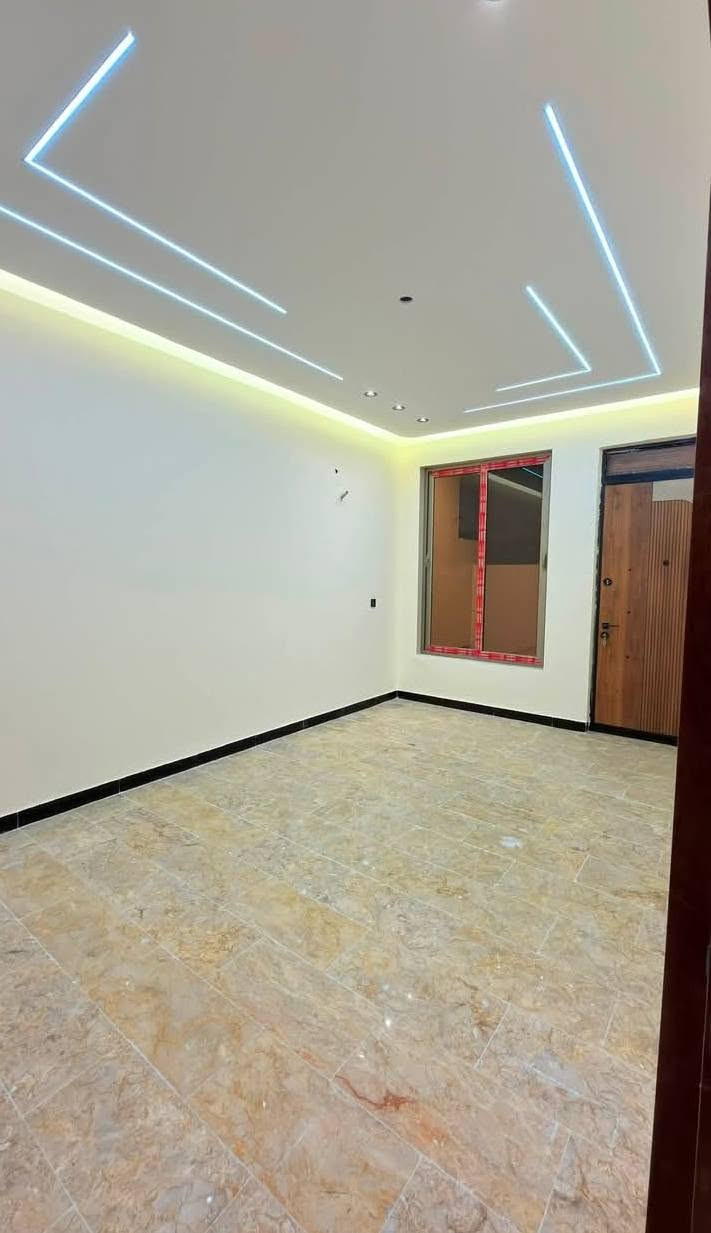 ‏السلام عليكم 🙋‍♂️
 مشتملات ‏عدد اثنين للبيع 🏢
‏ حي الجهاد الأساتذة 
على أربع شوارع 🚦 مباشر
 كل مشتمل مساحتها (100) متر 
📐 الواجهة خمسة نزال( 20 )📏 محتويات كل مشتمل (5) نوم صحيات عدد 2 🛏️
موقع مميز جدا 🌟 بناء حديث 🏗️ بعدة على قيد الإنشاء  للاستفسار 📞 ***********
