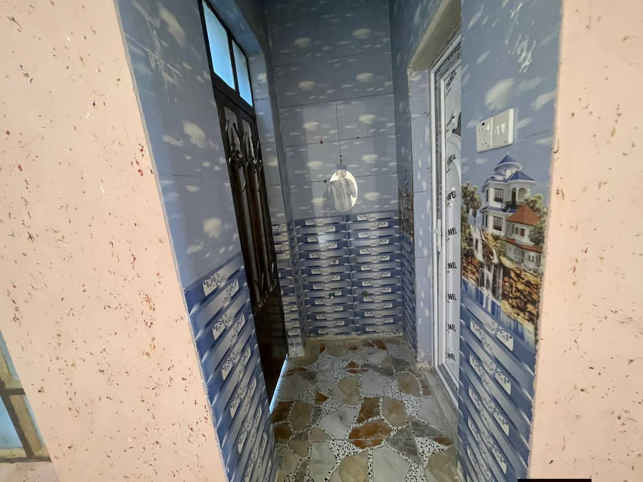 🕋بسم الله الرحمٰن الرحيم 🕋

👋السلام عليكم ورحمة الله وبركاته👋

🏪يعلن مكتب انمار للعقار

🌄الانبار قضاء الفلوجه 

🏡 مشتمل 

#للبيع في الشهداء حي الامين  قرب شارع ابو النسور 

🔵 المساحه 125م 

🚧 بناء طابوك 

طابو صرف سند تحويل ملكيه بسم شخص واحد 

🛣️شارع 10 م 

🏠طابق وحد 

🔵استقبال 
🔵مطبخ 
🔵غرفه 
🔵مناور 
🔵صاله
🔵صحيات عدد 2  

💲#السعر المشتمل  72 مليون 

🧑‍💻عزيزي عندك عقار وتريد تبيعه باسرع وقت راسل صفحتنه نلبي لك طلبك 🙏♥️

⁉️للاستفسار اكثر مراسله صفحتنا او زياره المكتب انمار للعقار الواقع على شارع 60 مجاور مطعم  نفر بخاري  ومجاور المطعم وكوفي بلاك ساراي شارع السكلات او الاتصال 

☎️***********☎️كورك 
☎️***********☎️ واتساب  

⁉️اذا كنت تملك عقار وترغب في نشره مراسله صفحتنا او زياره المكتب انمار للعقار او ارسال المعلومات على الواتساب ☎️👆

⁉️الاسعار المعلنه في مكتبنا تحدد من قبل البائع وليس المكتب ونجمع البائع والمشتري وجها لوجه لاتمام عمليه البيع

⁉️متابعه ولايك للصفحه ليصلكم كل ماهو جديد فضلاً وليس أمراً

♥️طابت أوقاتكم بكل خير ♥️
سوق الفلوجه المفتوح عقارات الفلوجة العقار المميز الفلوجة سنتر عقارات الفلوجة🏘
