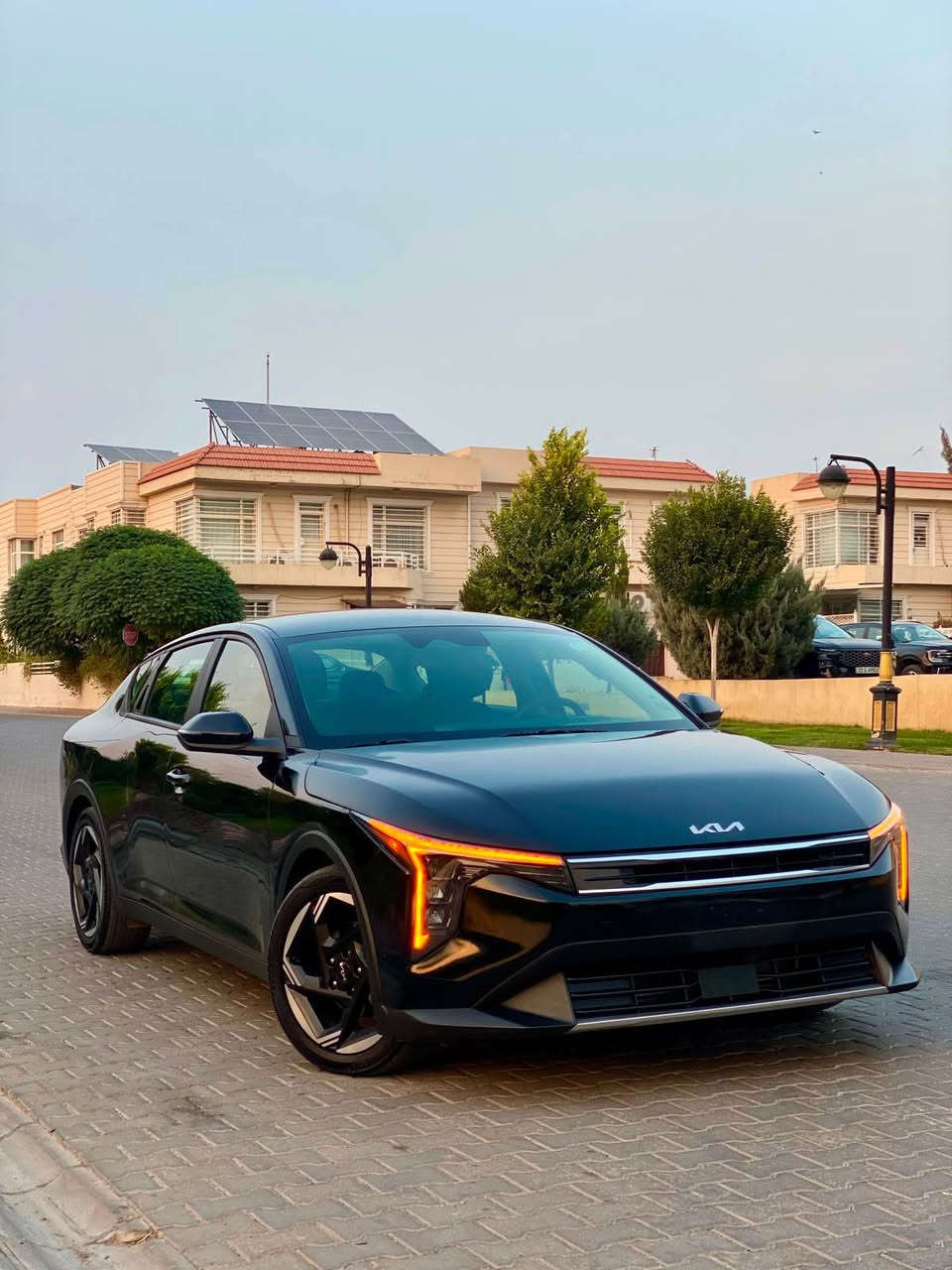 Kia K4 2025 Ex
كيا كي فور ٢٠٢٥ Ex

١٣ الف ميل ماشي

المواصفات :
المحرك: – 4 سلندر 2000
بصمه ابواب 
بصمه تشغيل مع تشغيل عن بعد 
كشنات جلد تدفئه وستيرن هيتر 
قطعتين تبريد امامي خلفي 
• إنارة LED أمامية وخلفية
• حساسات خلفية
• كاميرا رجوع عالية الدقة
• مرايا كهربائية قابلة للطي
• شاشة وسطية عملاقة تعمل باللمس
• شاشة عدادات رقمية
• دعم Apple CarPlay & Android Auto
• ستيرن جلد متعدد الوظائف
• تشغيل بصمة
• دخول ذكي بدون مفتاح
• مكيف أوتوماتيك بارد جداً
• منافذ USB أمامية وخلفية
• كبح تلقائي للطوارئ AEB
• نظام البقاء داخل المسار
• تنبيه النقطة العمياء
• تنبيه حركة المرور الخلفية
• ABS + EBD + مانع انزلاق
بعد هواي مواصفات

تترقم شمالي(اربيل سليمانية دهوك)
للبيع فقط بدون مراوس
 مكان سليمانية📍

للستفسار:
📞*********** السليمانية, العراق
