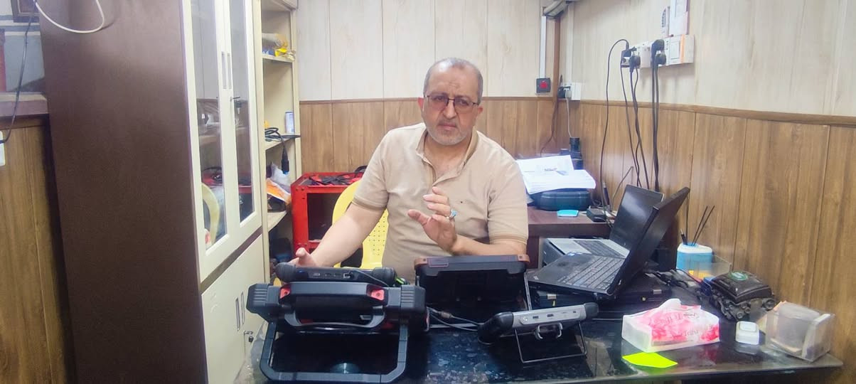 🛑 عرض خاص وحصري لأعضاء الكروب 🛑
من
 "المجمع الهندسي المتخصص" 
لفحص وصيانة السيارات
⚡️ "الدقة • الجودة • الأمان" ⚡️
لأن مركبتك الحديثة ليست حقل تجارب..
 لا تخمن العطل ووفر وقتك وأموالك مع الهندسة والخبرة الأكاديمية!
يعلن المهندس الاستشاري غسان سعد آل سيد سلمان (خبرة ميدانية 32 سنة و9 سنوات دراسة تخصصية) 
عن إطلاق عرض صيانة فائق الدقة وبأسعار تنافسية مدعومة بخصومات حقيقية لجميع ماركات وموديلات السيارات:
📊 جـدول العـروض والأسـعـار بـعـد الـخـصـم:
───────────────────🛠 [فحص كمبيوتر وبرمجة وتتبع أعطال بالخرائط]◀️ السعر السابق: 20,000 د.ع◀️ سعر العرض: 10,000 د.ع 🔥 (خصم 50% كاملة)
───────────────────⚙️ [صيانة وتصفية محركات 4 سلندر]◀️ السعر السابق: 40,000 د.ع◀️ سعر العرض: 34,000 د.ع  (خصم 15% - وفرت 6 آلاف)
───────────────────⚙️ [صيانة وتصفية محركات 6 سلندر]◀️ السعر السابق: 60,000 د.ع◀️ سعر العرض: 51,000 د.ع  (خصم 15% - وفرت 9 آلاف)
───────────────────
⚡️ [كافة أجور صيانة السيارات (كهرباء، منظومات، تبريد)]◀️ قيمة الخصم: خصم 15% ثابت من فاتورة الأجور 👍───────────────────
🛠️ لماذا تختار المجمع الهندسي المتخصص؟
• تشخيص علمي دقيق: نعتمد على أحدث الأجهزة الإلكترونية والخرائط الكهربائية المصنعّية لتحديد مكان العطل مباشرة دون تخمين أو تبديل قطع عشوائي.
• إشراف هندسي مباشر: سيارتك تحت إشراف مهندس استشاري قضى أكثر من 4 عقود بين الدراسة التخصصية والعمل الميداني.
• شامل لجميع الماركات: جاهزية تامة لاستقبال كافة السيارات الحديثة بمختلف أنظمتها المعقدة.📝 شروط الاستفادة من العرض:
• يرجى إبلاغ موظف الاستقبال أو المهندس بأنك (عضو في هذا الكروب) قبل البدء بفحص السيارة لتفعيل الخصم فوراً.
📍 العنوان والوصول:
• النجف الأشرف - الحي الصناعي - السايدين - قرب غرفة الحراس (من جهة المزرعة).
🗺️ رابط الموقع الجغرافي للملاحة عبر
 Waze:• https://waze.com/ul/hsvxw1gutn📞 للاتصال والحجز والاستفسار المباشر:• ***********• ***********• ***********
