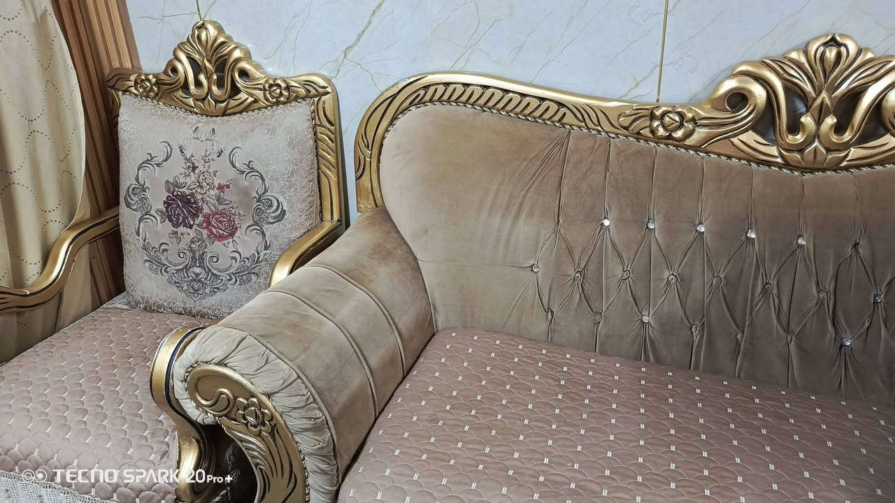 بيع تخم مستعمل نضافة 70/100   مكانهم مدينة الصدر سعرهم اثنينهم ب250     للاتصال ***********
