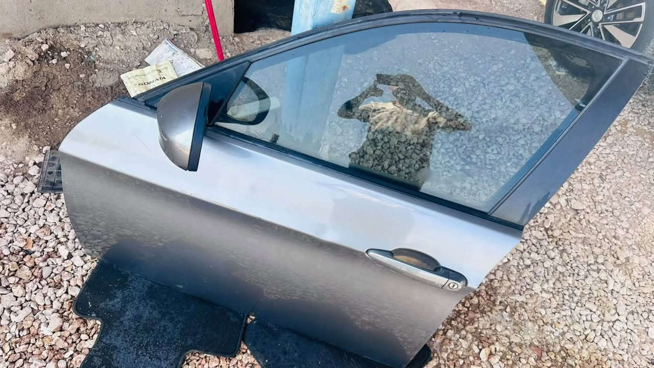 تخم بوب e61 )e60 ستيشن)كاملات مقفلات برغي ممفتوح بيهن حاوية غير مستخدم ***********
