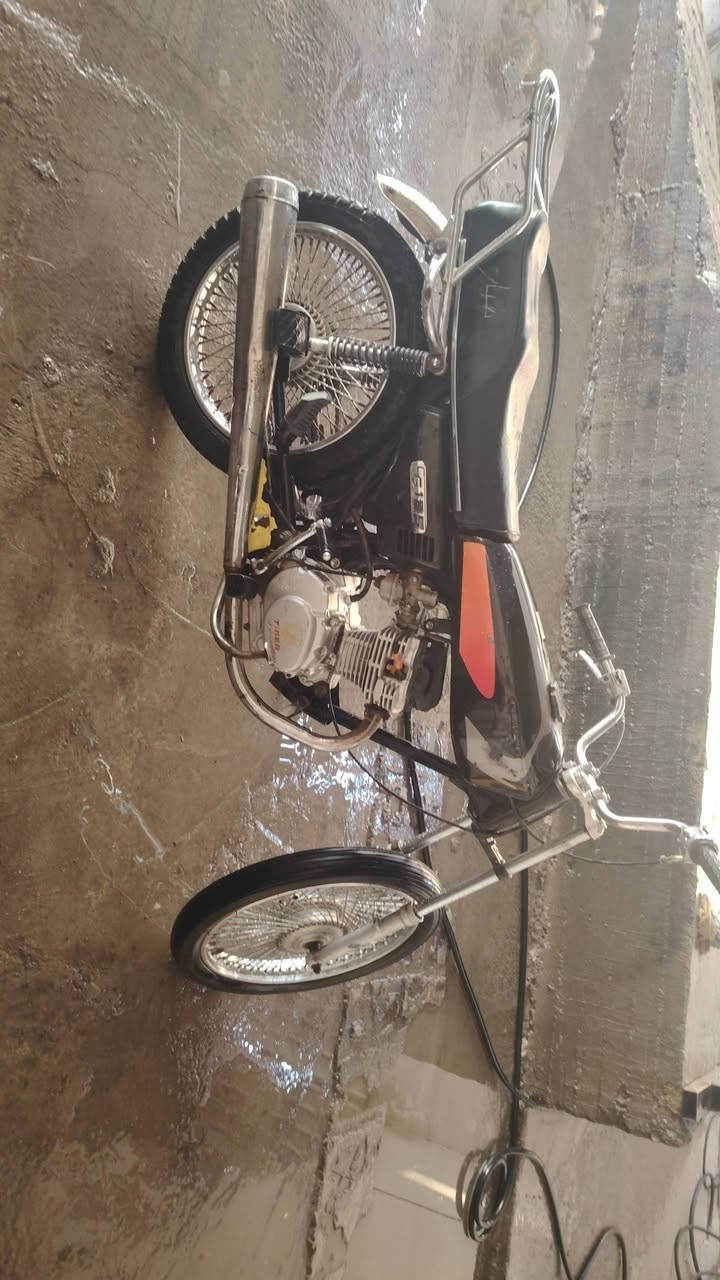 دراجه مكوفله من كلشي نص هندر للبيع ***********
