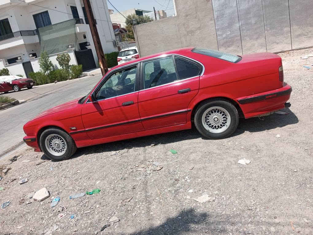 سلام عليكم شباب بي ام دبليو موديل 1992 أصل 520 بس كير أو محرك 525 اتوماتيك للبيع سياره جاهزة بدون برغي نقص دعامي أمامي خلفي M صدر أمامي خلفي جديد سعره 55 ورقة وبي مجال مكاني كركوك شراي اتصل *********** كركوك, العراق
