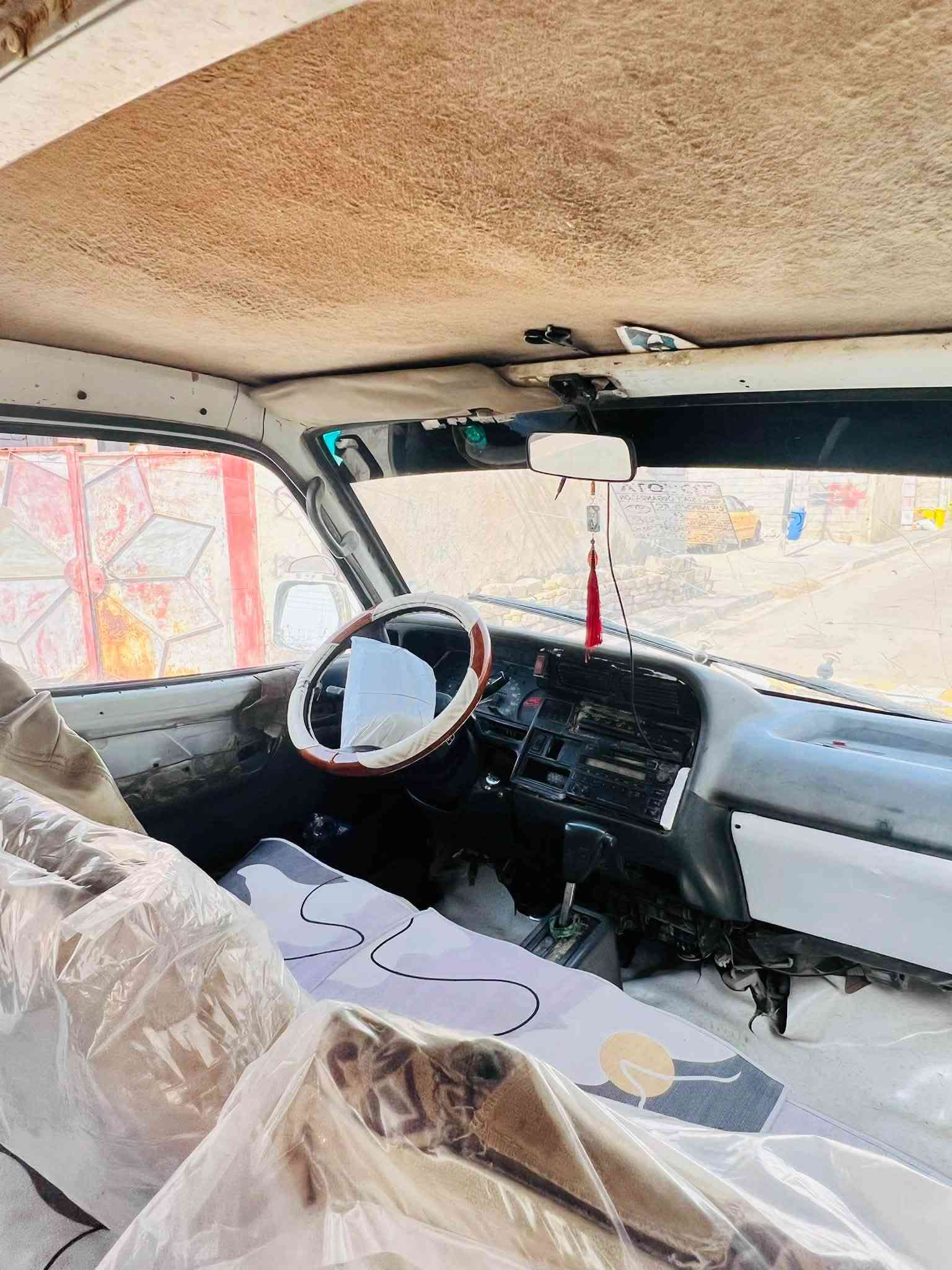 السلام وعليكم سياره البيع هايس مديل96مكينه فبيتي كير خير من الله كهربائيات شغال حداديه جديده سنويه منتهيه 0219علولن بصره هيه وغرامات عل مشتري سعر عل خاص رقم هاتف ***********
