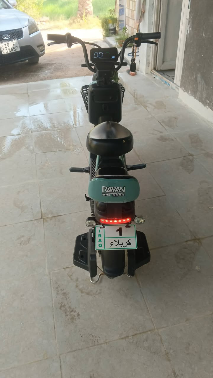 للبيع السعر ٣٥٠ وبيه مجال الرقم الهاتف ***********
