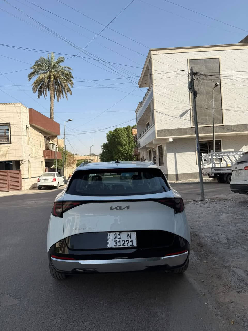 السلام عليكم
كيا سبورتج 2027 خليجي ضمان شركه (NiM) 5 سنوات او 60 الف كيلو  تبديلات دهن عدد2 / ارضيات اصليه
مرقم بغداد كامل تحويل مباشر وماشيه 600 كيلو فقط
🚗🚗صار بيها شخط بسيط بالجاملغ الخلفي يم قبغ البانزين ومكحل فقط 🚗🚗
بصمه
محرك 2000 دوش
تشغيل عن بعد
شاشه متصله
رادارت جانبيه
حساس امامي وخلفي
لد نهاري
تبريد مناخي
تحكم استيرن كامل
مراه اوتو دم
تبريد خلفي
هندر دكمه
السياره جديده
ورايدها 224$
الاتصال ***********
بغداد / الوزيريه
