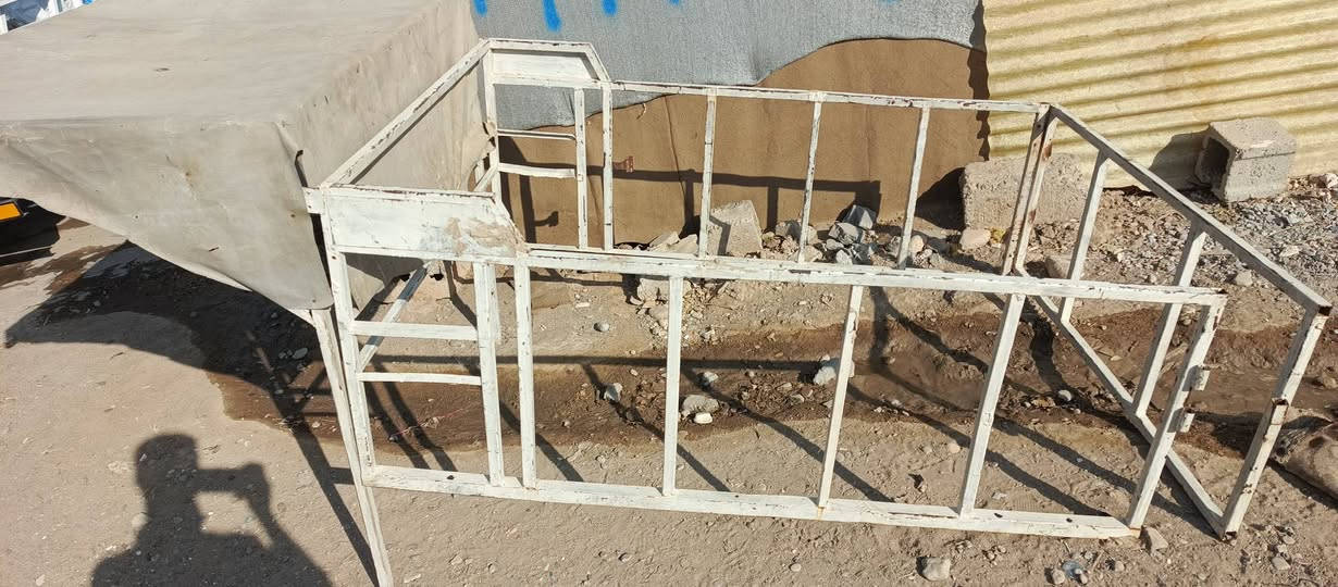 سڵاو ئەم کەپری ماتۆڕی سێ تاییەمان هەیە بۆفرۆشتن زۆر تندو تۆڵە .***********
