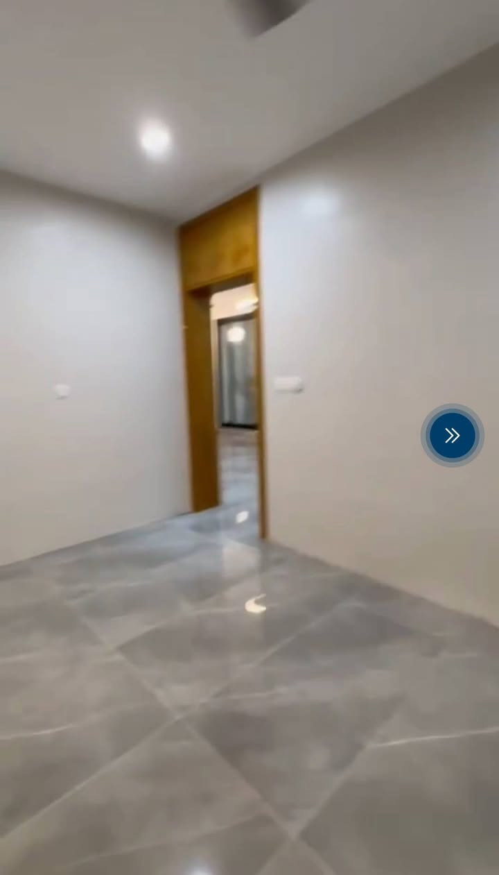 المدينه الملكية • ٢٠٠م طابقين • ٣ غرف