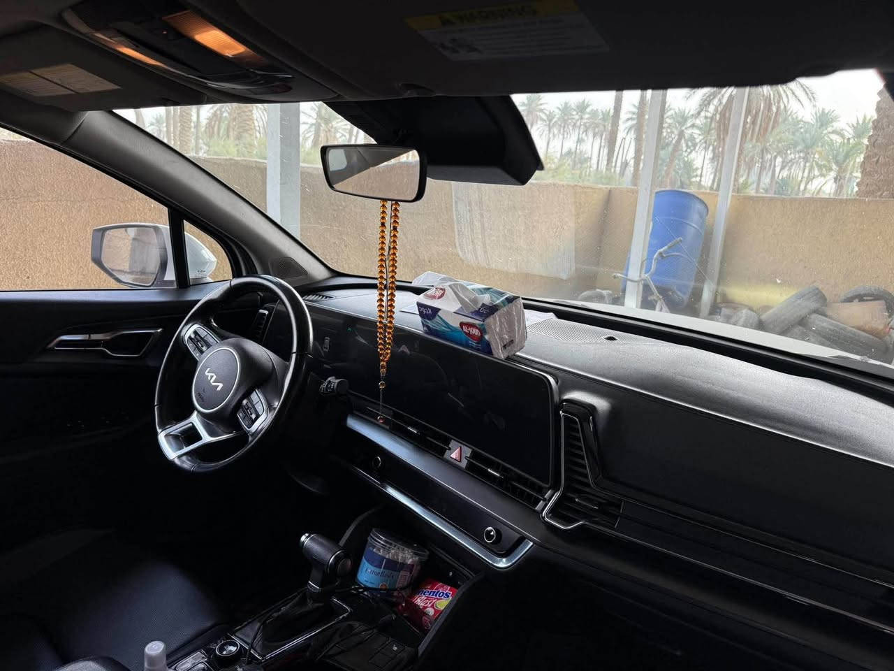 سيارة سبورتج موديل ٢٣ وارد امريكي
لون ابيض رقم بغداد فول نضافة داخل وخارج 
شاصي طويل فول مواصفات عدة الفتحة 
ضربة خفيفة جدا خسفات بالبوب ٢ لكن تعديل على الحار 
سعر190بيها مجال
***********
