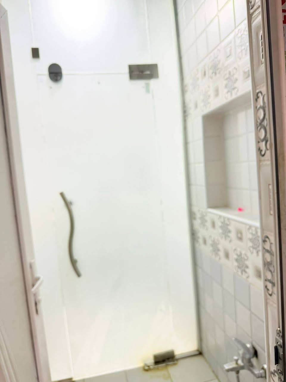 💲 بيت للبيع – فرصة مميزة 🏡
📍 العنوان: الوردية خارج – نزلة أبو كيره

📐 المساحة: 130 م²

✨ مواصفات البناء:
✅ بناء درجة أولى
✅ سقوف مغربية
✅ طابوق جمهوري
✅ يتكون من غرفة واحدة
✅ مناسب لإكمال البناء حسب رغبة المشتري

💰 السعر: 75 مليون دينار، ويوجد مجال للتفاوض.

📞 للاستفسار والتواصل:
***********
