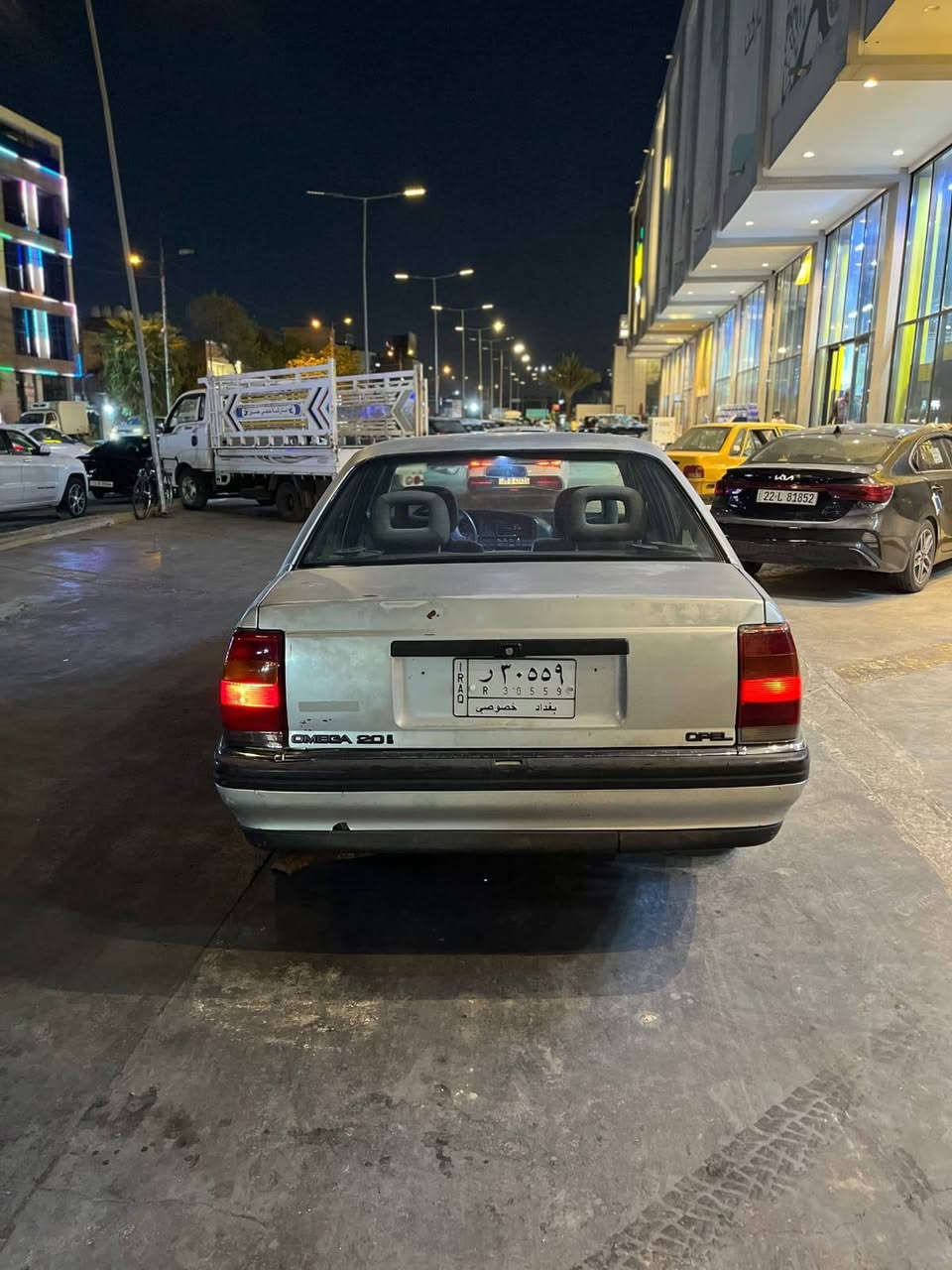 السلام عليكم ،
للبيع أوبل اوميگه 91 بغداد 
سياره حلوه نگره بيه محرك وگير بطه مال حاويه جديد v6 سعره (38 ) وبيه مجال 
تحويل سنويه مباشر باسمي للاستفسار ***********
