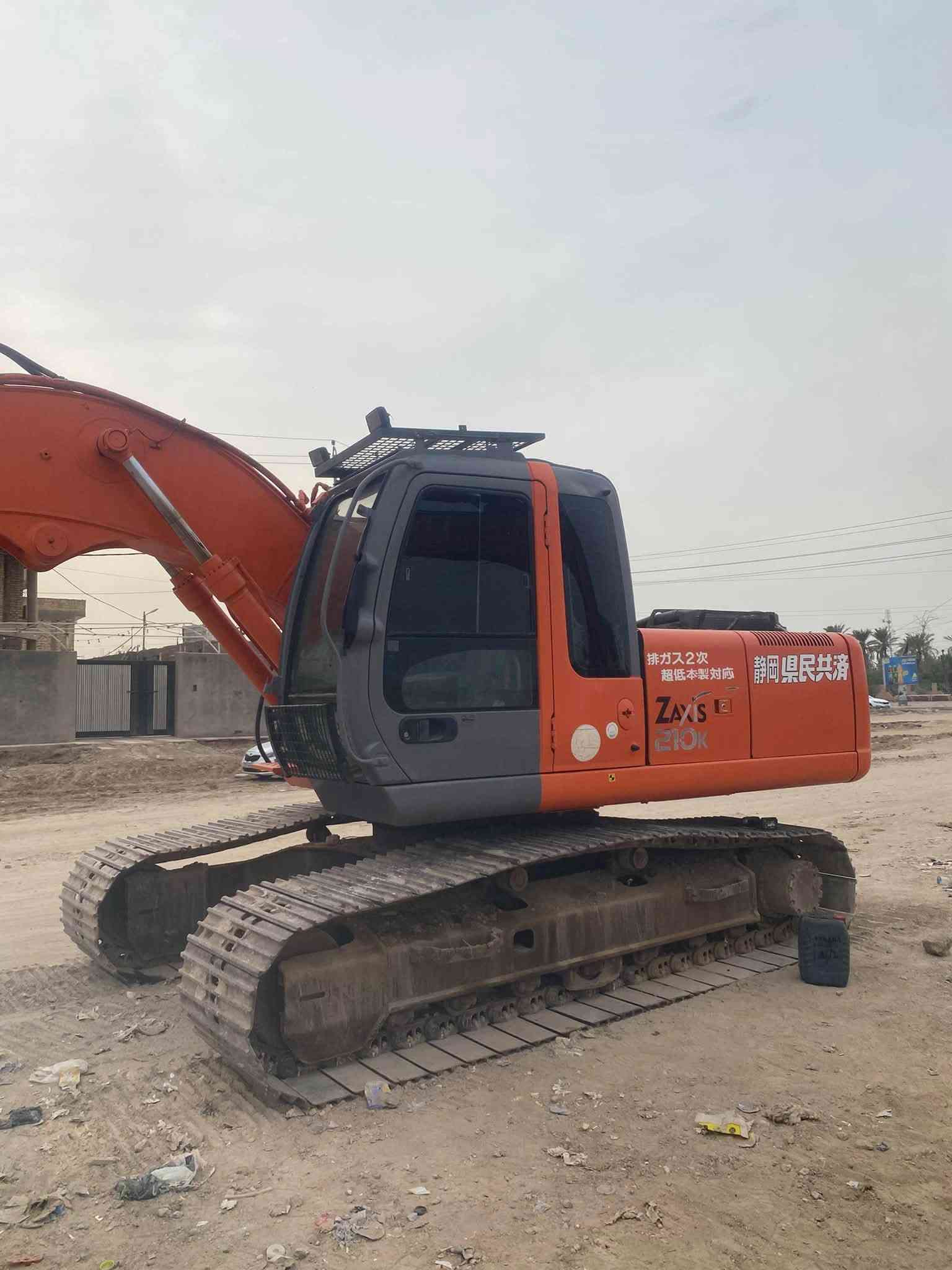 حفارة ٢٠٠٤ 210K • فايف ١٩٩٩ 200LC • جاهزة للعمل