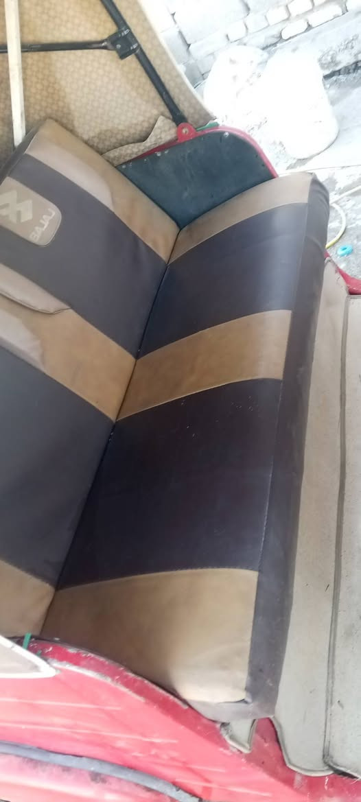 السلام عليكم تكتك موديل 2018 عمره ومصبوغه عام تكتك مرقمه رقم انكليزي التكتك باسمي نضيفه سعر 5 وبيها مجال حك الجيه رقمي *********** المكان الحبيبيه
